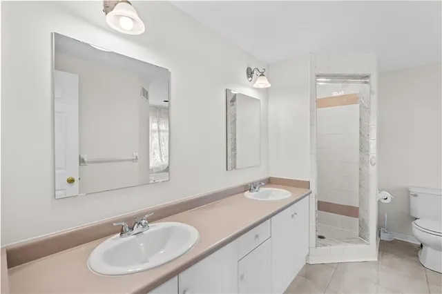 Additional image 28 of 80 STRATHROY Cres