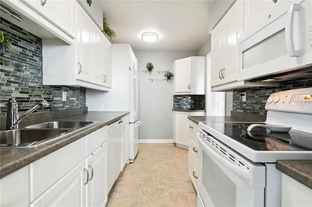 Additional image 13 of 1966 MAIN STREET Unit 1508