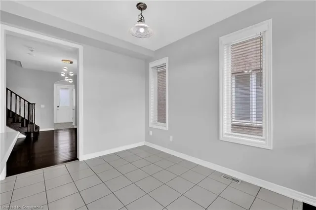 Additional image 20 of 38 Narbonne Cres