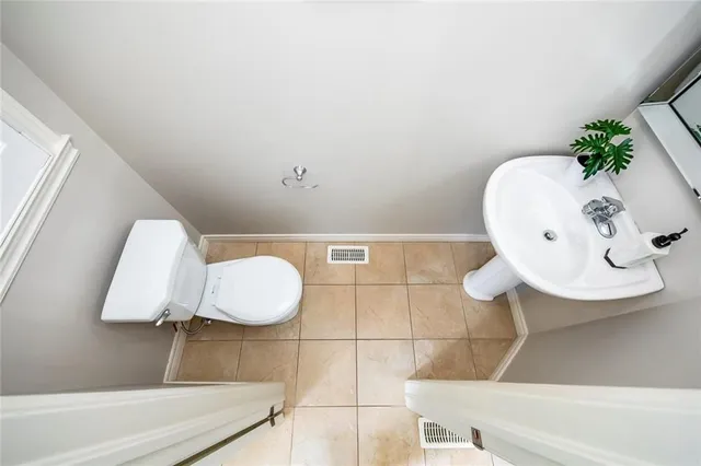 Additional image 24 of 105 HIGHGATE Dr