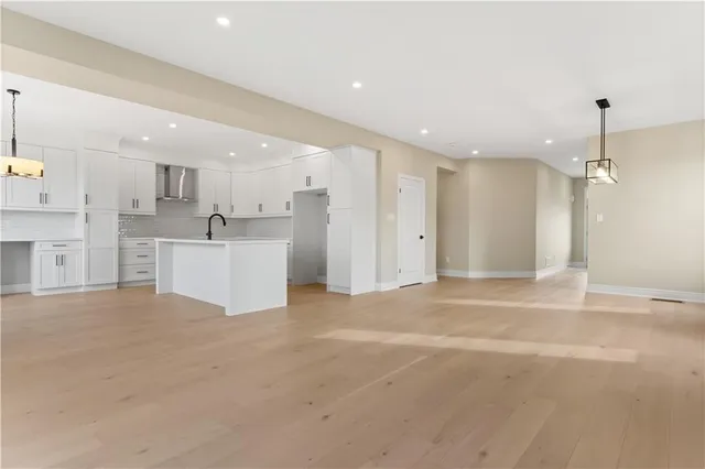 Additional image 9 of 33 HAMPSHIRE Pl