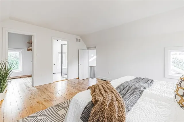 Additional image 23 of 116 LYNDEN Rd