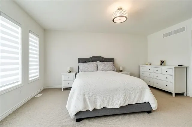 Additional image 33 of 32 GREENWICH Ave