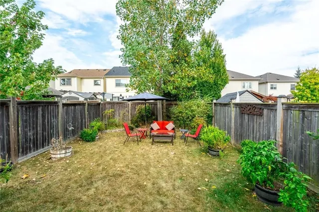 Additional image 31 of 67 GOLDEN IRIS Cres