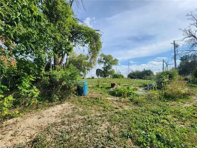 Additional image 3 of 559 Dundas St