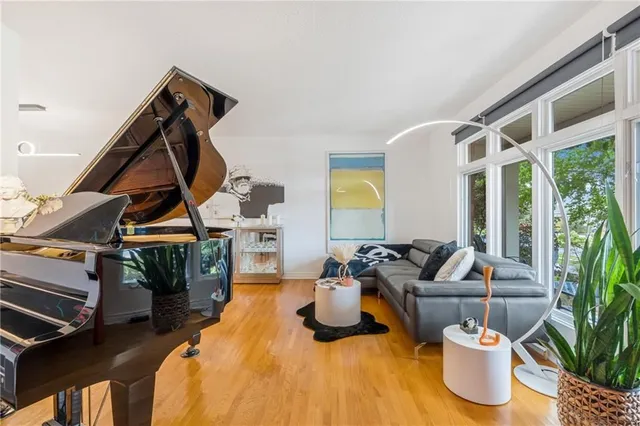 Additional image 8 of 340 SOUTHCOTE Rd