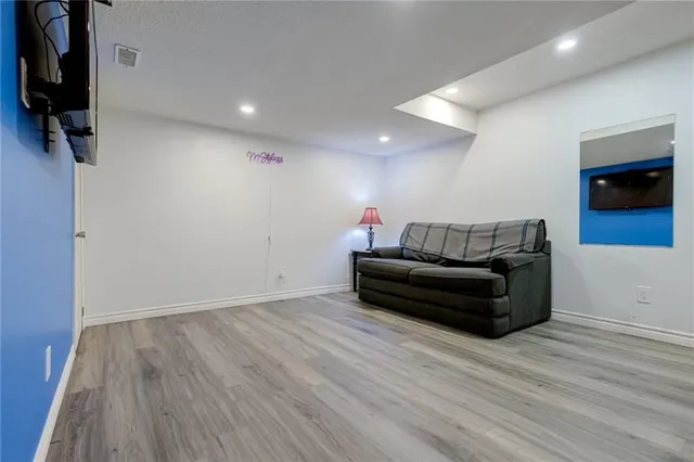 Additional image 32 of 1328 UPPER SHERMAN Ave Unit 9