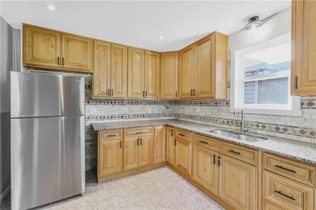 Additional image 14 of 149 WEIR St