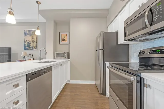 Additional image 10 of 112 King St Unit 1006