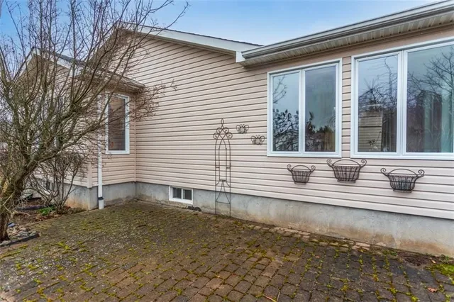 Additional image 41 of 114 GLENARIFF Dr