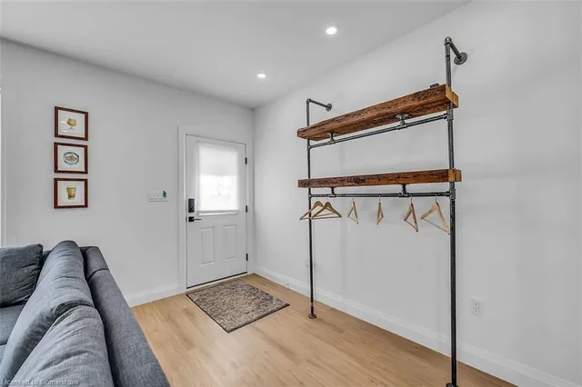 Additional image 21 of 198 Dundurn St