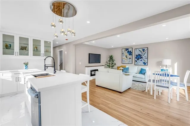 Additional image 13 of 165 BELLINGHAM Dr