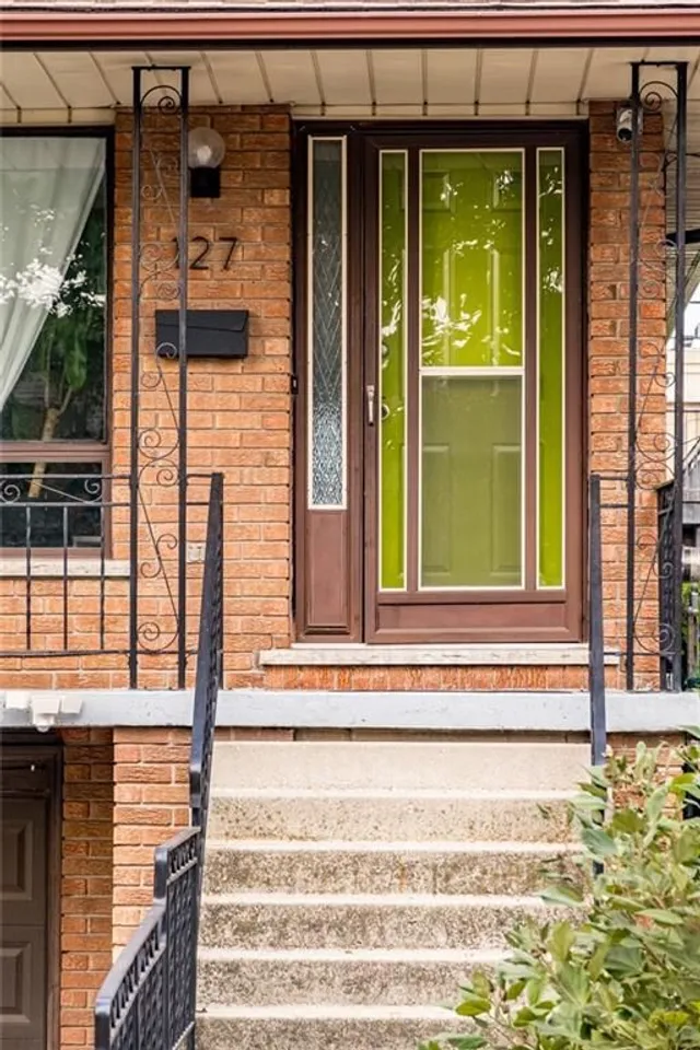 Additional image 3 of 127 WEST Ave