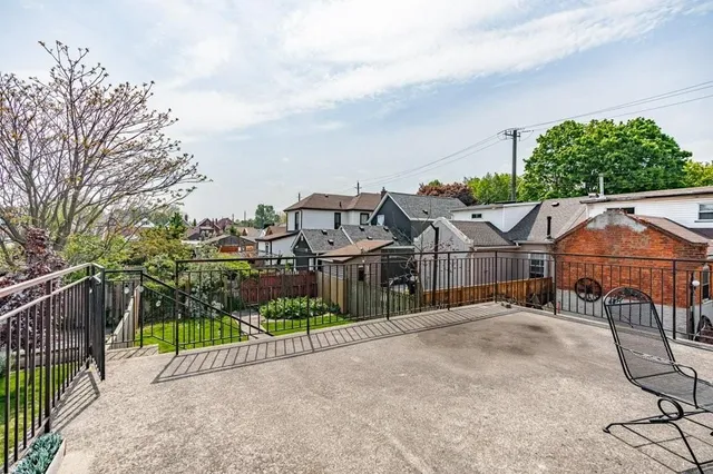 Additional image 35 of 350 JOHN St