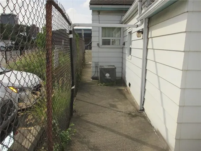 Additional image 34 of 104 MULBERRY St