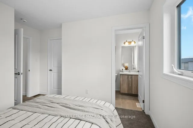 Additional image 22 of 12 Reid Ave