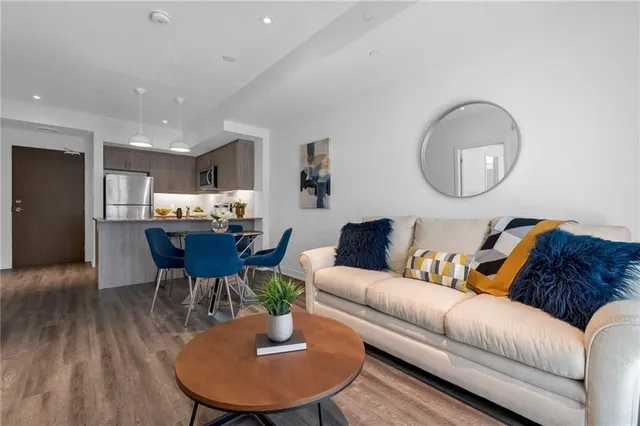 Additional image 7 of 16 MARKLE Cres Unit 213