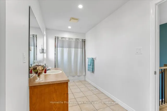 Additional image 31 of 55 Alexsia Crt