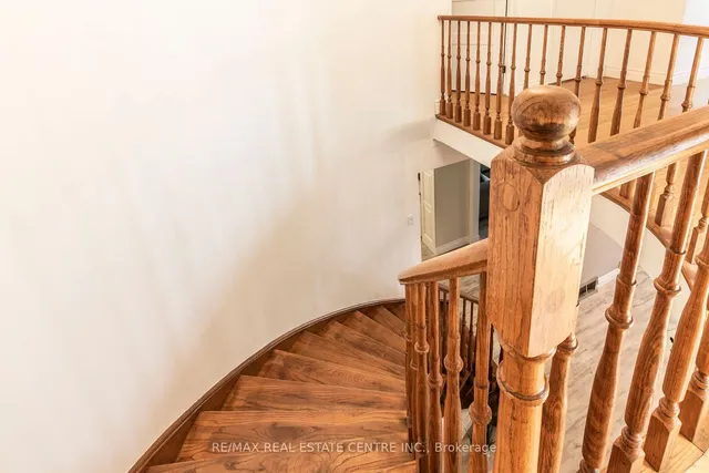 Additional image 24 of 404 Queenston Rd