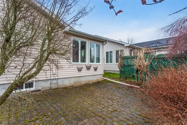 Additional image 42 of 114 GLENARIFF Dr