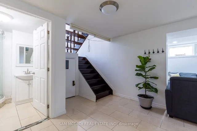 Additional image 24 of 53 Guyatt Rd