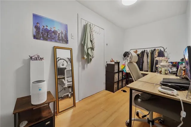 Additional image 12 of 105 WARD Ave