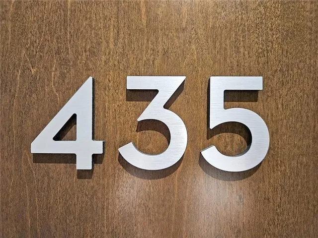 Additional image 4 of 1 REDFERN Ave Unit 435