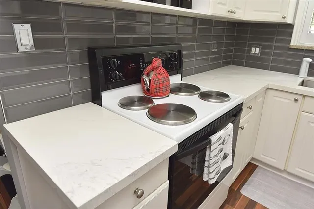 Additional image 10 of 1066 FENNELL Ave