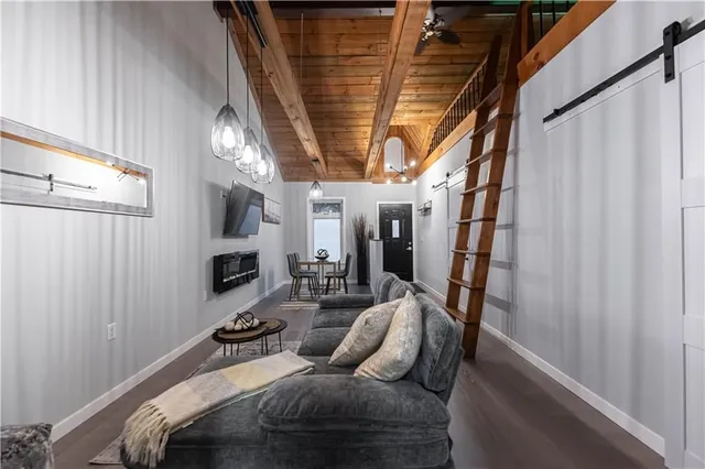 Additional image 13 of 329 MAIN St