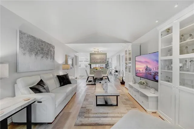 Additional image 9 of 524 CALDER St