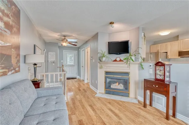 Additional image 14 of 175 FIDDLERS GREEN Rd Unit 2