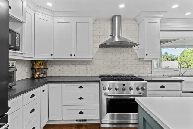 Additional image 20 of 851 WESTOVER Rd