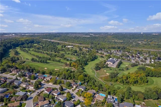 Additional image 50 of 64 HILDEGARD Dr