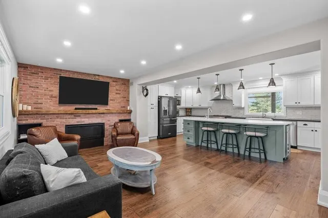 Additional image 12 of 851 WESTOVER Rd