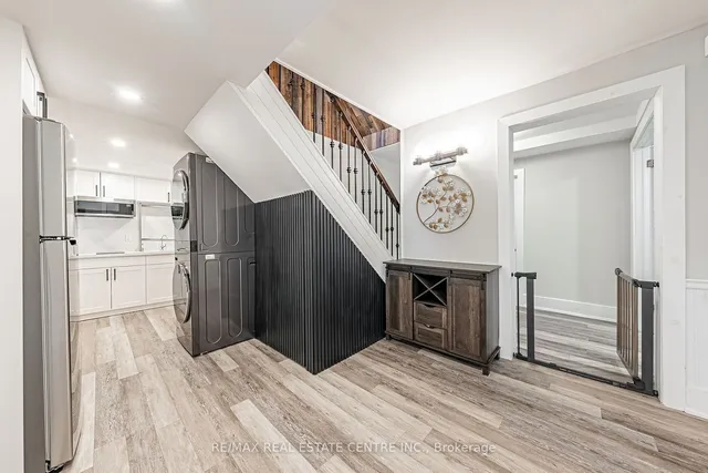 Additional image 25 of 6 Iris Crt