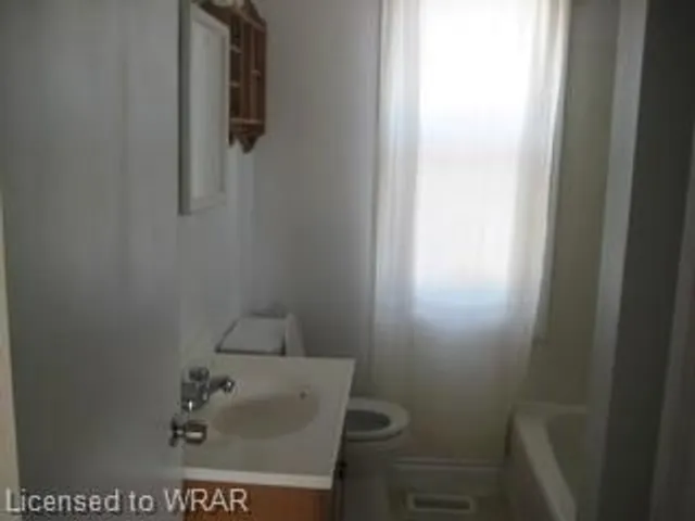 Additional image 13 of 154 156 Freelton Rd