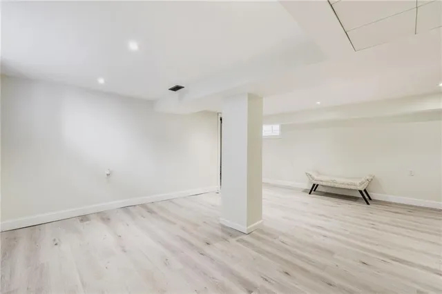 Additional image 30 of 149 WEIR St