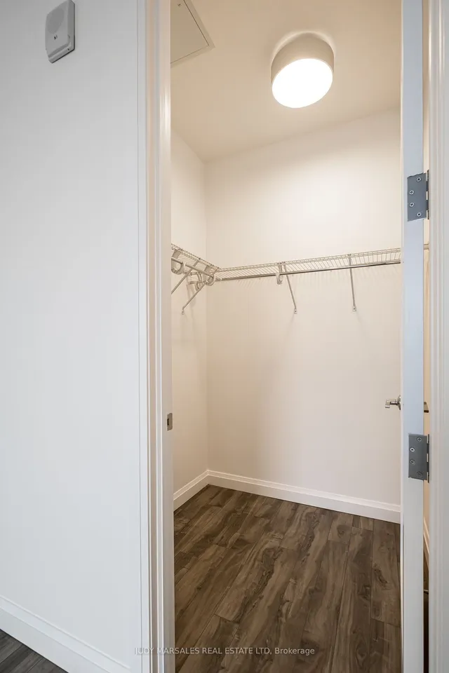 Additional image 36 of 112 King St Unit 1003