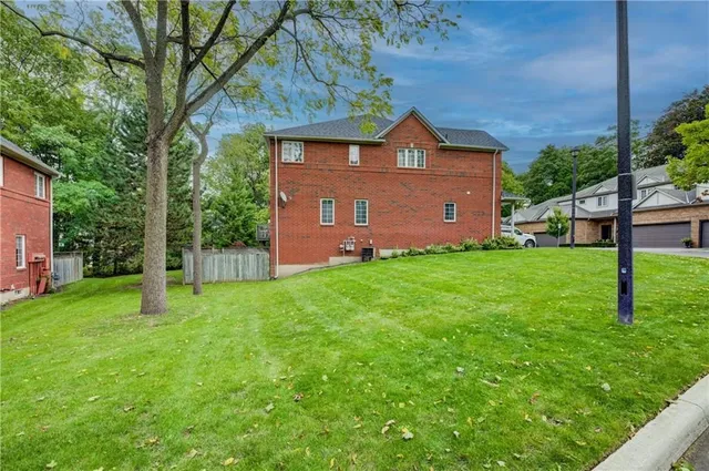 Additional image 42 of 120 BEDDOE Dr Unit 21