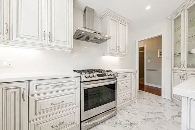 Additional image 10 of 6 Iris Crt