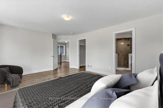 Additional image 10 of 19 ROSELAWN Ave