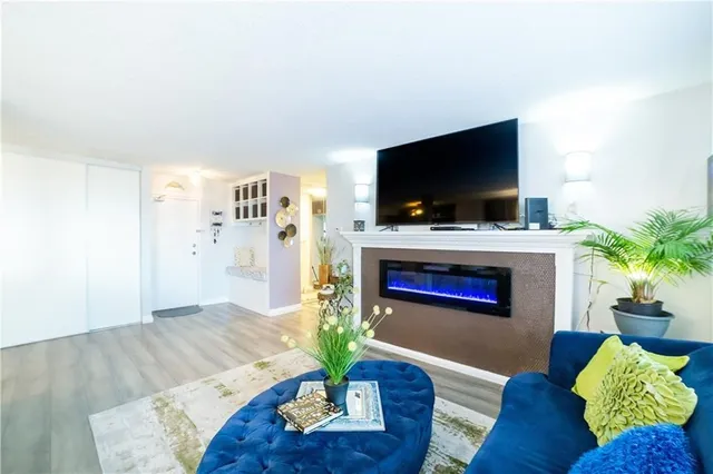 Additional image 4 of 500 GREEN Rd Unit 614