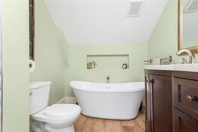 Additional image 41 of 205 WENTWORTH St