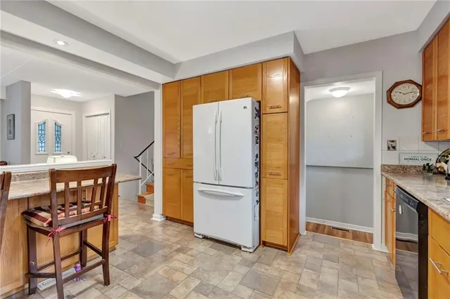 Additional image 13 of 65 MAPLE Dr