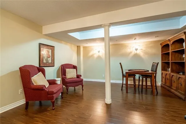 Additional image 25 of 67 GOLDEN IRIS Cres