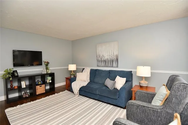 Additional image 13 of 4 JOYA Pl