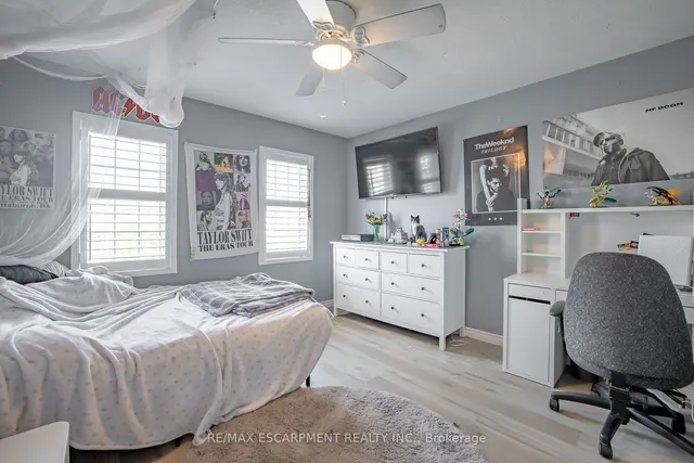 Additional image 22 of 93 BRADLEY Ave