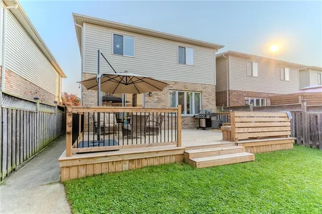 Additional image 32 of 31 TOPAZ St