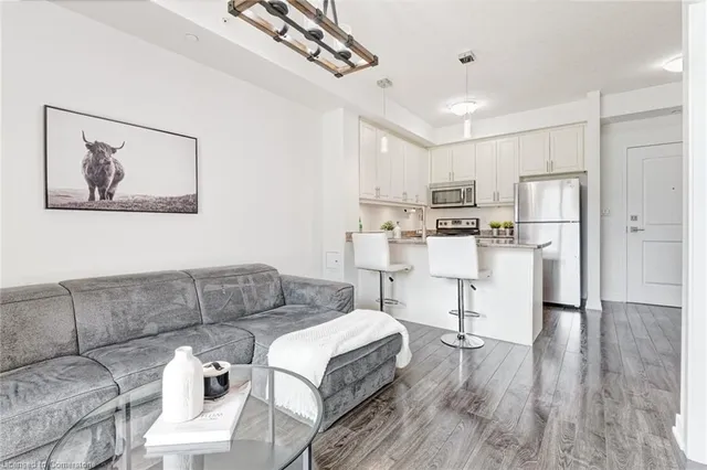 Additional image 15 of 35 Southshore Cres Unit 111