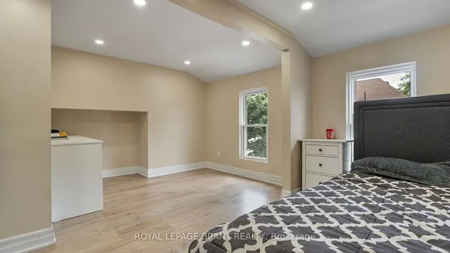 Additional image 13 of 33 Highland Ave